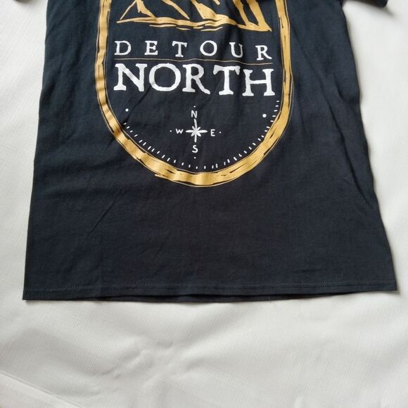 Gildan Black Unisex Detour North Indie Alternative Graphic Band Tee Adult Small - Picture 11 of 12